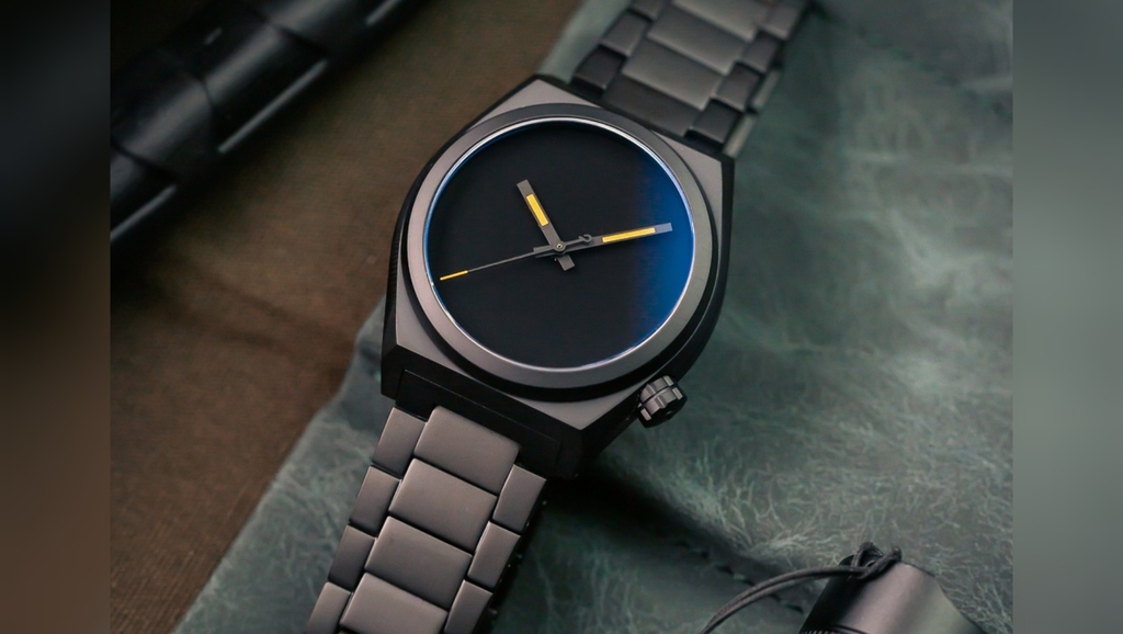 boldrsupplyco's tweet photo. “Musou Black is the next best thing and, for your eye, it’s as close as makes no difference.”

Cheers to @suchafancysam for reviewing the Venture Singularity! Click to read the full @oracletime article. #beBOLDR⁠

https://t.co/O19Rjsq8F9 https://t.co/6UPeS4ssMq