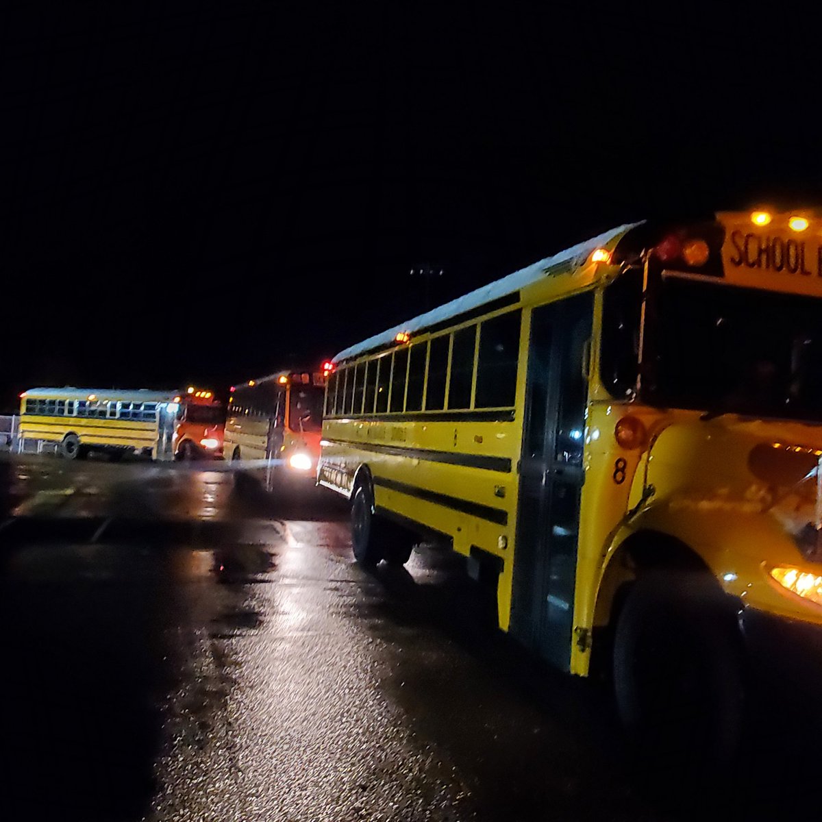 ArtesiansUnited's tweet photo. MARTINSVILLE SCHOOLS!
HAPPY BUS DRIVER APPRECIATION WEEK!
@MSDMartinsville
@MartinsvilleBus
@ericbowlen
@ArtesiansUnited
#CommunityIsStrength https://t.co/u0d3pktNMo