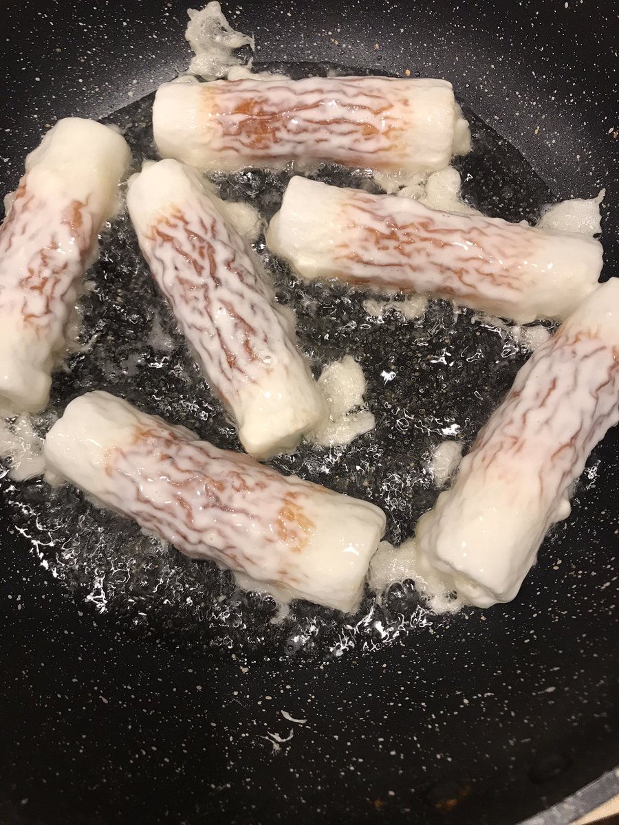 hisaPnam's tweet photo. ちくわにポテトサラダを詰めて揚げるのだ #histyle https://t.co/vLoMKyUgRG