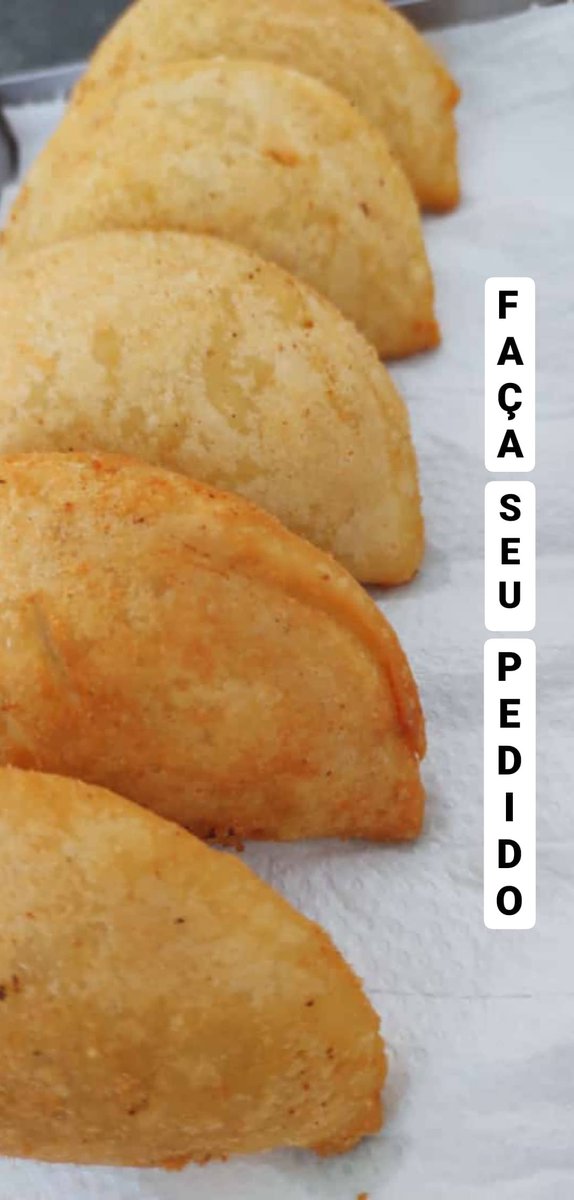 coxinhadahora01's tweet photo. Pastel de carne , tudo que você precisa para reunir a galera e sentir feliz😃😋

#salgado #delicia #pasteldecarne #coxinhadahora https://t.co/h5VYsIwKEN