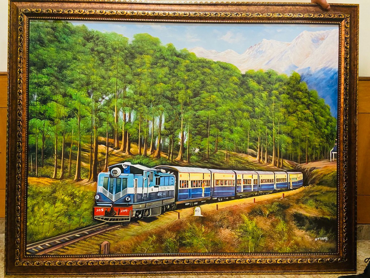 RailMinIndia's tweet photo. जज्बे को सलाम!

विभिन्न पुरस्कारों से सम्मानित दिव्यांग फुट आर्टिस्ट श्री उत्तम भारद्वाज ने तमाम चुनौतियों का सामना करते हुए अपने पैर से पेंटिंग बनाने में महारत हासिल की है। राष्ट्रीय रेल संग्रहालय, दिल्ली में देखिए उनके द्वारा बनाई गई पेंटिंग की प्रदर्शनी। https://t.co/ys4kBRsFci