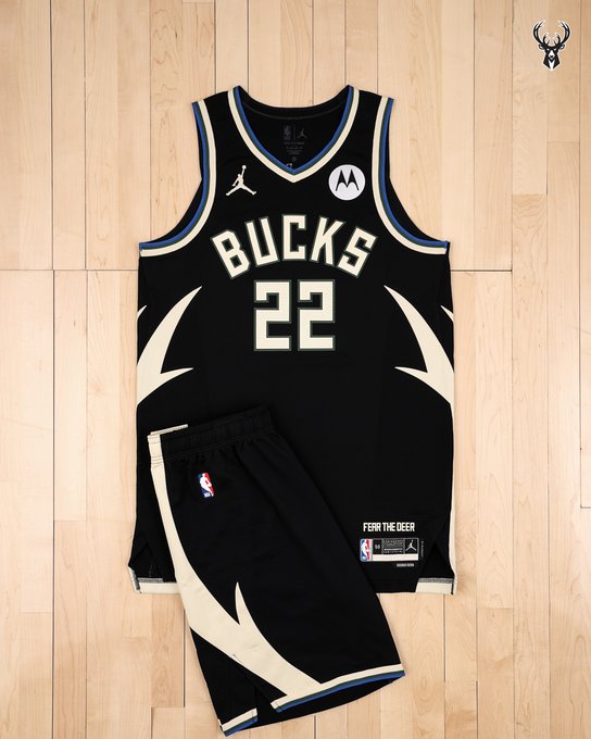 Let's 🎉 the <a href="/NBA/">NBA</a> 2⃣2⃣ Tip Off with a reveal!

Want a sneak peek at some of the prizes we have for the <a href="/Bucks/">Milwaukee Bucks</a> Homecoming this weekend? 👀

Come join us at <a href="/themeccamke/">The MECCA Sports Bar and Grill</a> from 4-6pm this Saturday before the game! Open to all <a href="/nbatopshot/">NBA Top Shot</a> fans!

#NBATopShotThis #KiaTipOff22
