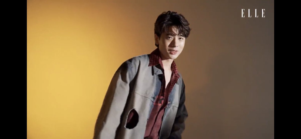 krwxciii's tweet photo. ปอร์เช่หยุด!!! 😳🫣🫶🏻🐯🖤
#ELLEOctober2022
#XXSIVK #PorscheSivakorn #TRINITY_TNT https://t.co/aPneGRYEKm