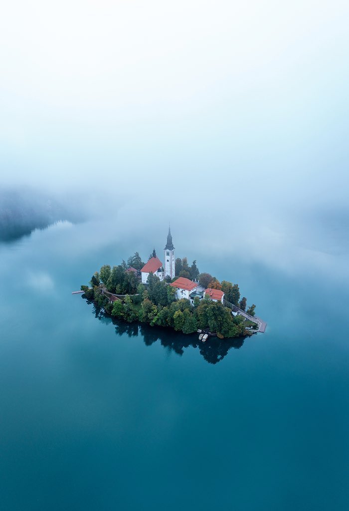 9avin's tweet image. Gm twitterverse, sunny here for a change 😎 unlike the dank day a couple of weeks back in Slovenia 

#NFTCommunity #NFTphotos