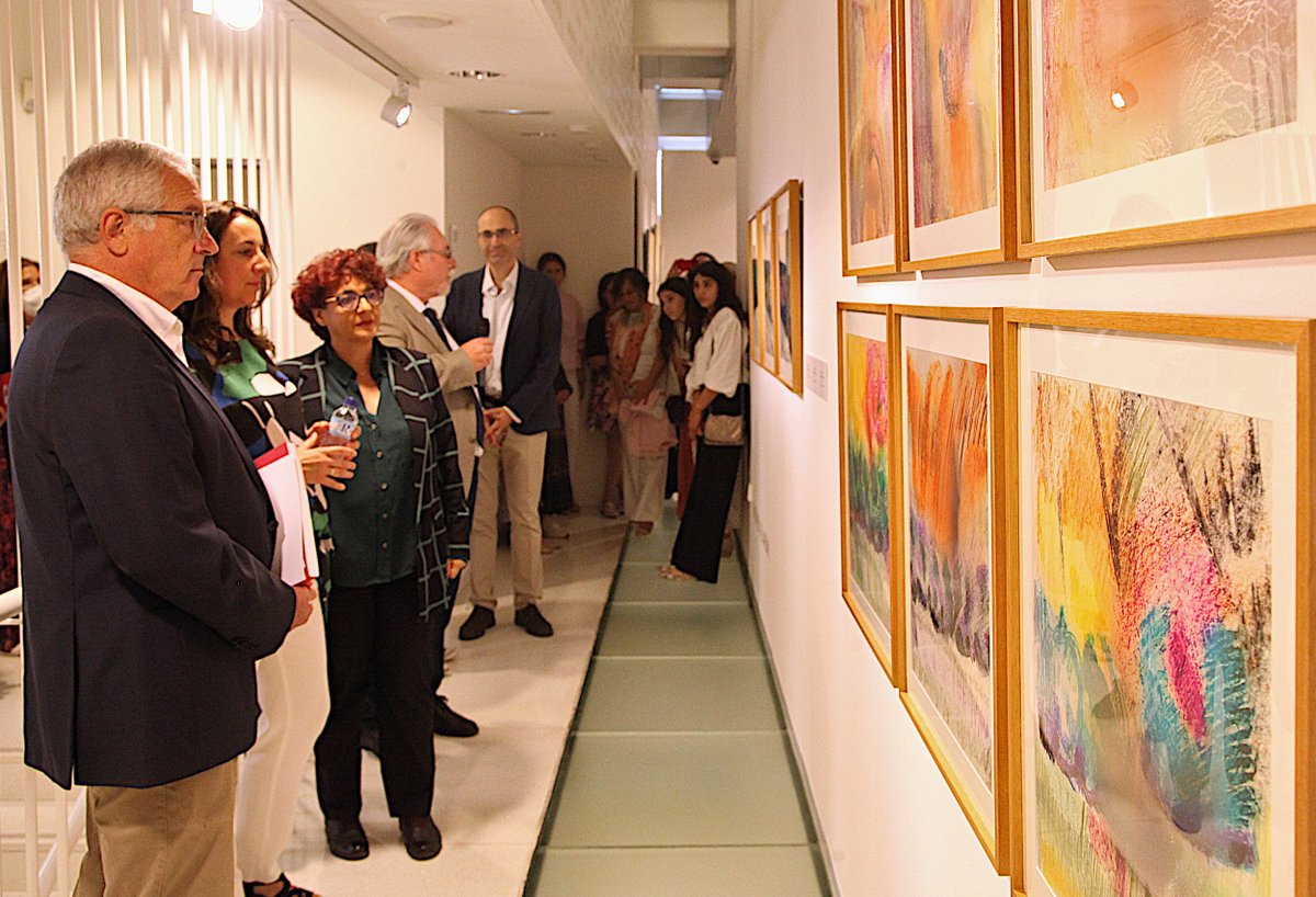 DipdeBadajoz's tweet photo. 🎨 El Museo de Bellas Artes de Badajoz (MUBA) muestra desde hoy una retrospectiva de María Ruiz Campins bajo el título «La emoción de la razón creadora» (hasta el 15ene).

A la inauguración ha asistido el dip @Martoscastuera.

➕ℹ️ https://t.co/h46sazJZzj
🌐 #ODS4 https://t.co/fqiMreIxuC