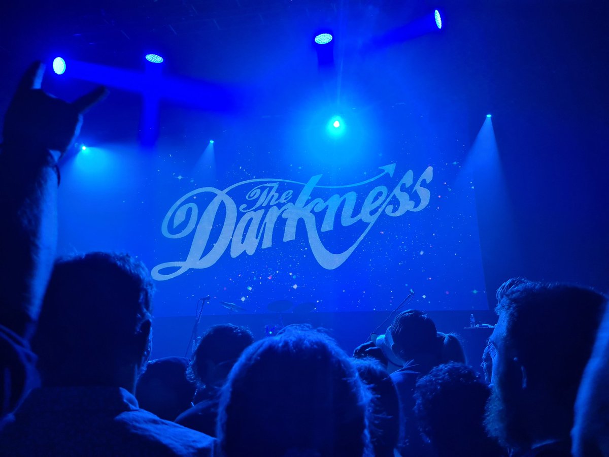 Sungore86's tweet photo. Thank you @thedarkness first post lockdown concert. Great show. Thanks for bringing some light to our own little pit of darkness #Canberra https://t.co/lHXU5vIZWI