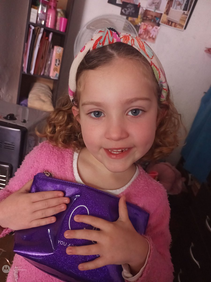 Ayer le corté el pelo a mi bebé ❣️
Y quedó hermosa 😍