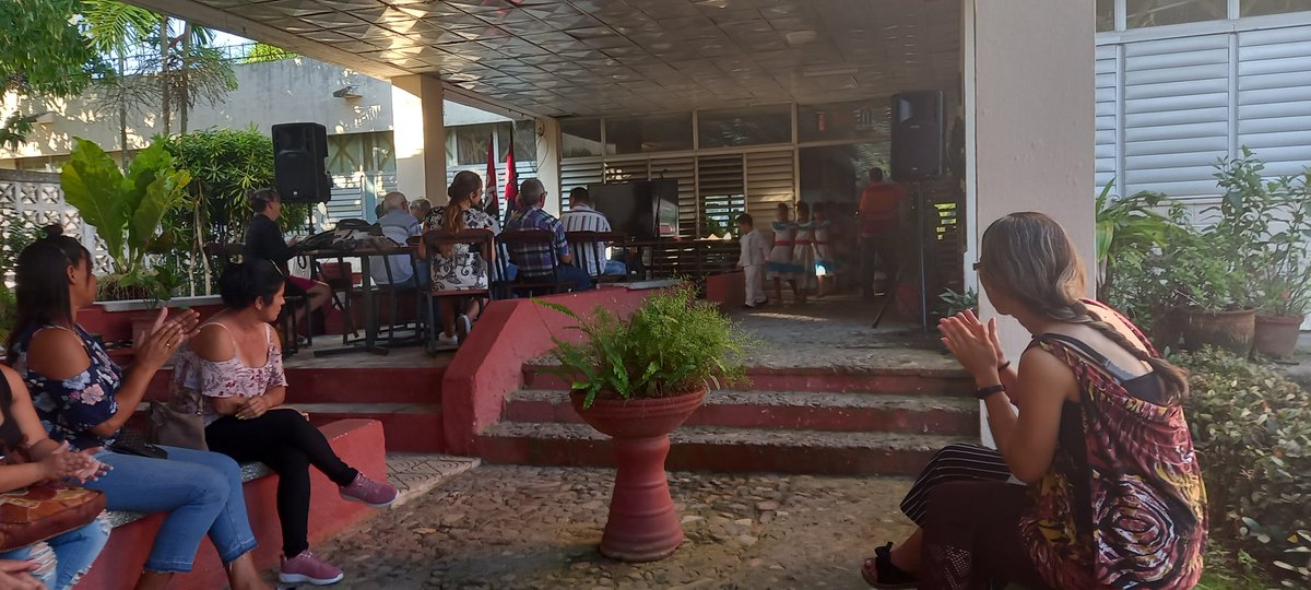 En #Radio Sancti Spíritus matutino especial en homenaje al #Día de la Cultura cubana. <a href="/Castellon815/">Juan Carlos Castellón Véliz</a> <a href="/GHNordelo5/">Gerardo Hdez. Nordelo</a> <a href="/Guiller23379138/">Guillermo Jaime Díaz</a> <a href="/cubadebatecu/">Cubadebate</a> <a href="/Jgserra2016/">Joaquín Gómez Serra</a> @alain220002 <a href="/LuisRamonGMCuba/">Luis Ramón González Martín</a>