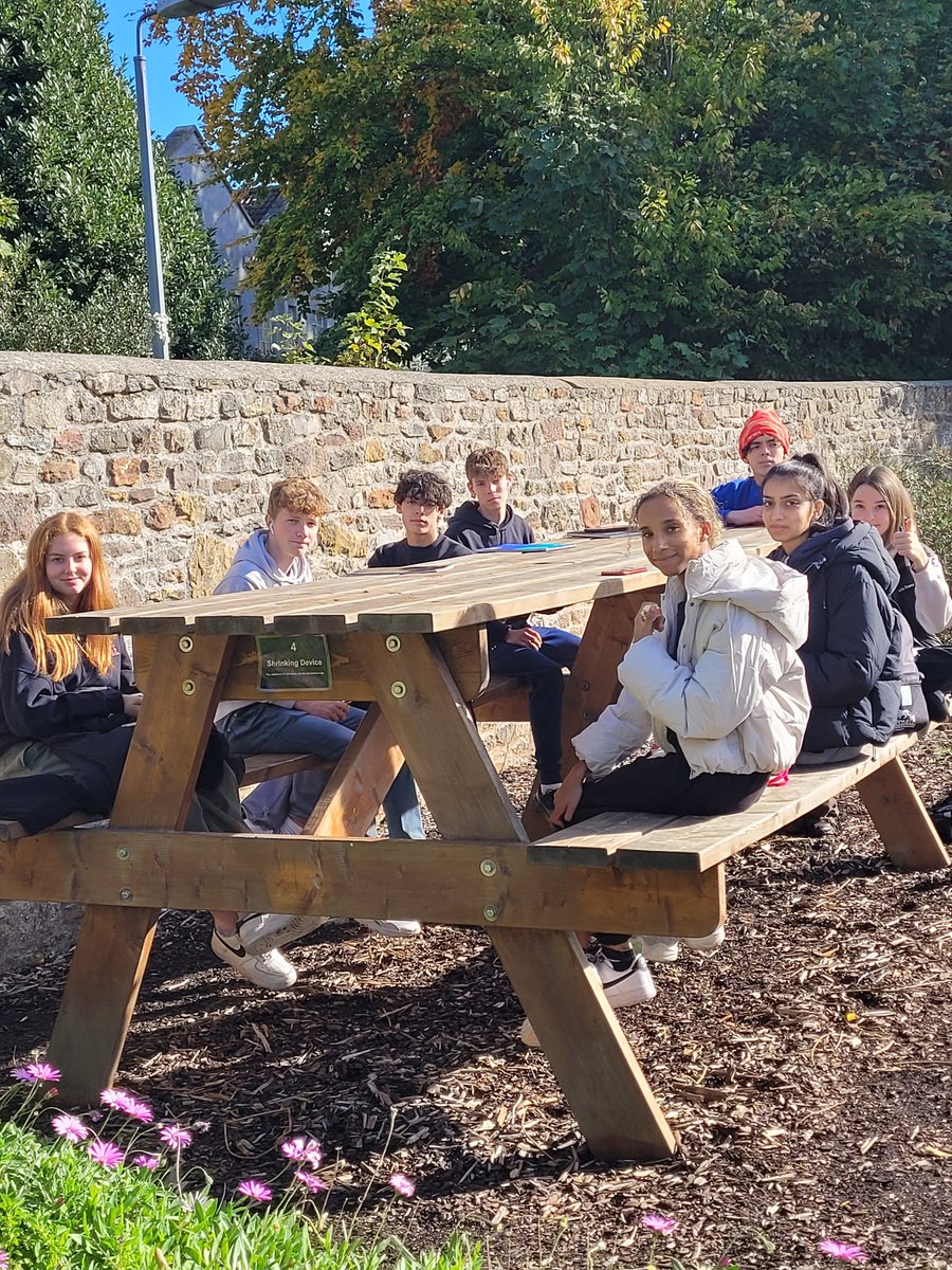 StColumbasArt's tweet photo. Last stop #botanical gardens in #Bristol our students have explored the cultural and visual delights around the city. Including the #upfest #StreetArt this morning. #SCCArt #SCCTrips https://t.co/yoDobdiMaz