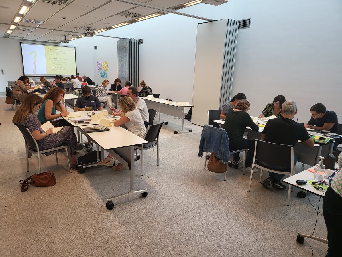 xaragay's tweet photo. Hoy y mañana en Donosti para profundizar en el camino de la transformación educativa de Santo Tomás Ikastola @stl_ikastola en base a la metodologia #RIEDUSIS de https://t.co/3WE0BEd3NB con @jonquerarno https://t.co/bP6ea800S0