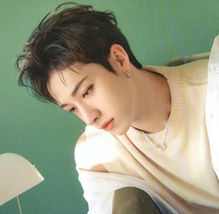 healing hearts
a hyunchan prompt.

where in destiny guide this two broken hearts together until the day comes for this two person to love each other purely and happily after this long journey.