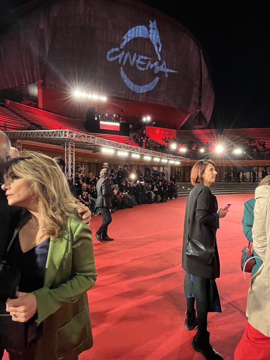 WMount's tweet photo. How fantastic that we get the opportunity to celebrate Millie's success! We have a student walking the red carpet at @romefilmfestENG!!! Millie has a gorgeous part in this big new Canal+ production for @Sky_AtlHD. She’s playing Young Elizabeth, the teen version of Noomi Rapace. https://t.co/ItueVgQ9b9