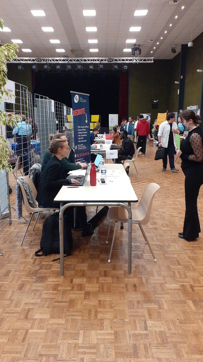 G_Chalmet's tweet photo. 1 job SVP, un évènement pôle emploi/mission locale offrant des opportunités d'emploi aux jeunes. 17   entreprises présentes et plus de 200 jeunes attendus. #1jeune1solution @Mainvilliers28 @poleemploi_RCVL @F_Gaussens https://t.co/YlD4zu8A4S