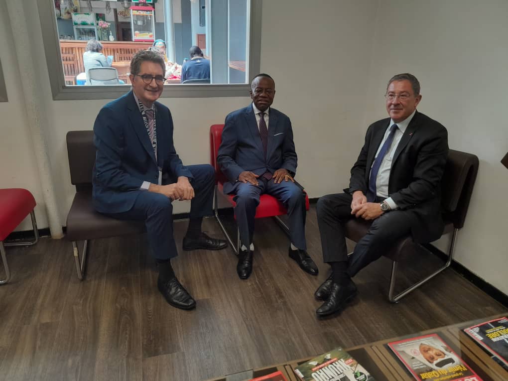 YannLorvo's tweet photo. @IFCameroun et @FRauCameroun au #SAPEF_2022 pour la promotion des études en 🇨🇵
Discussion sur les nouveaux enjeux de la coopération universitaire 🇨🇲🇨🇵avec le @MinesupCmr #JacquesFameNdongo et l'Ambassadeur de France #ThierryMarchand en présence des 60 exposants et des étudiants https://t.co/S7xnUx6FnT