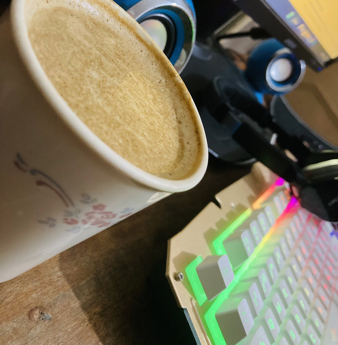 toorhoonme's tweet image. COFFEE a “HUG” in a “ MUG” 
#selfserved