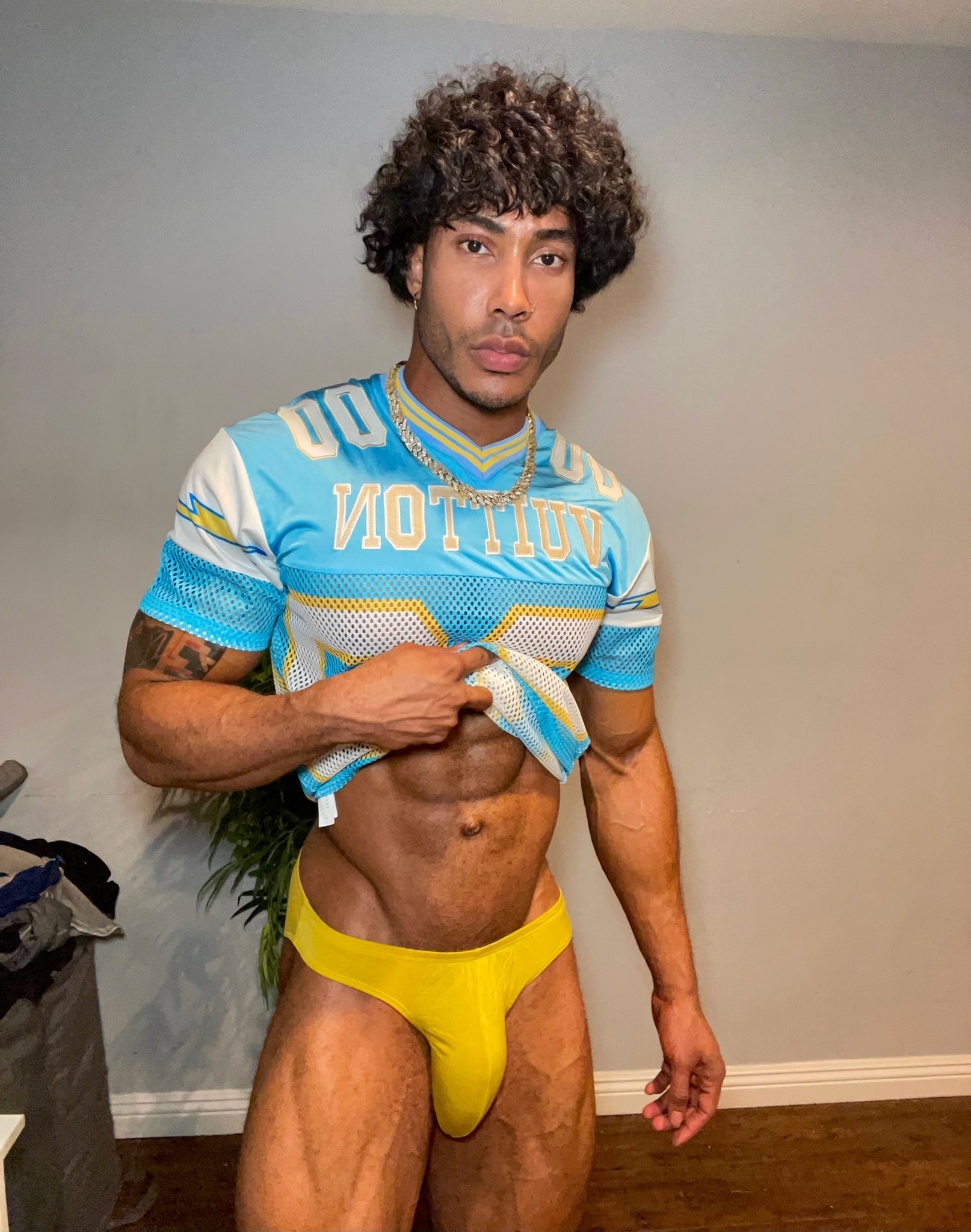 Getting hot in the body shop💪🏽🥵 https://t.co/AiedAee9yC