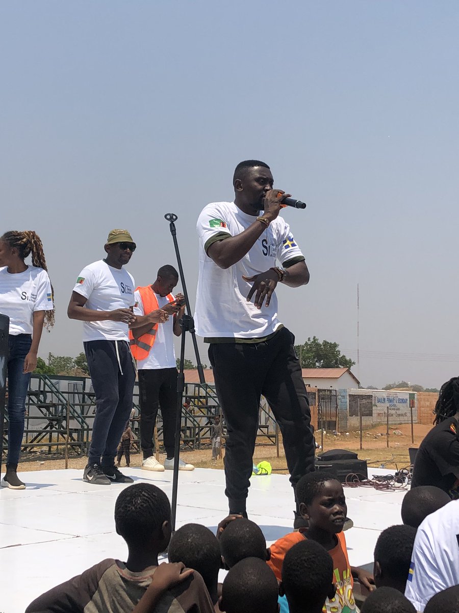 Andrew (@bambalaandrew) on Twitter photo Successful plogging (picking litter and jogging/walking) campaign in Bauleni community. Attended by @AmbassadorofSweden,@EmbassyStaff, <a href="/Govtofficials/">GoodGovernment</a>, @AreaCouncilor, <a href="/Wezi/">Wez</a> and <a href="/BFlow/">bflow</a>, and community, organized by <a href="/alumni_zambia/">Sweden Alumni Network Zambia</a> support@SI.#KeepBauleniCleanGreenHealthy. 🇸🇪 🇿🇲💯 Successful plogging (picking litter and jogging/walking) campaign in Bauleni community. Attended by @AmbassadorofSweden,@EmbassyStaff, <a href="/Govtofficials/">GoodGovernment</a>, @AreaCouncilor, <a href="/Wezi/">Wez</a> and <a href="/BFlow/">bflow</a>, and community, organized by <a href="/alumni_zambia/">Sweden Alumni Network Zambia</a> support@SI.#KeepBauleniCleanGreenHealthy. 🇸🇪 🇿🇲💯