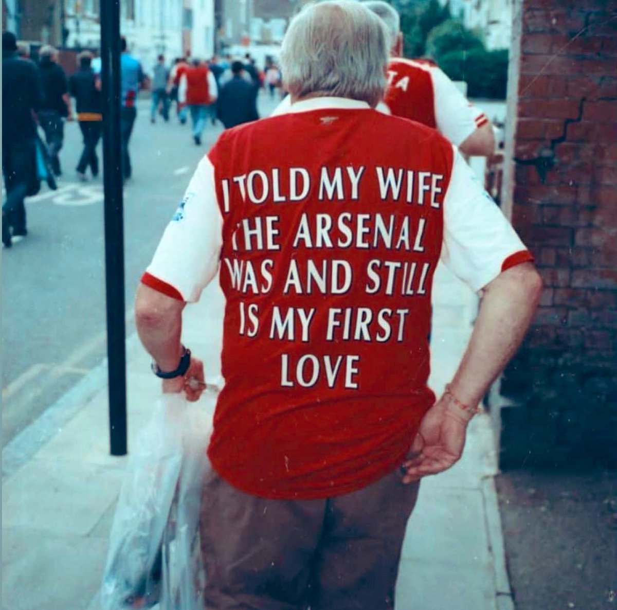 ArsenalInteract's tweet photo. Todos los gunners del mundo. https://t.co/2R9wC2x8ur