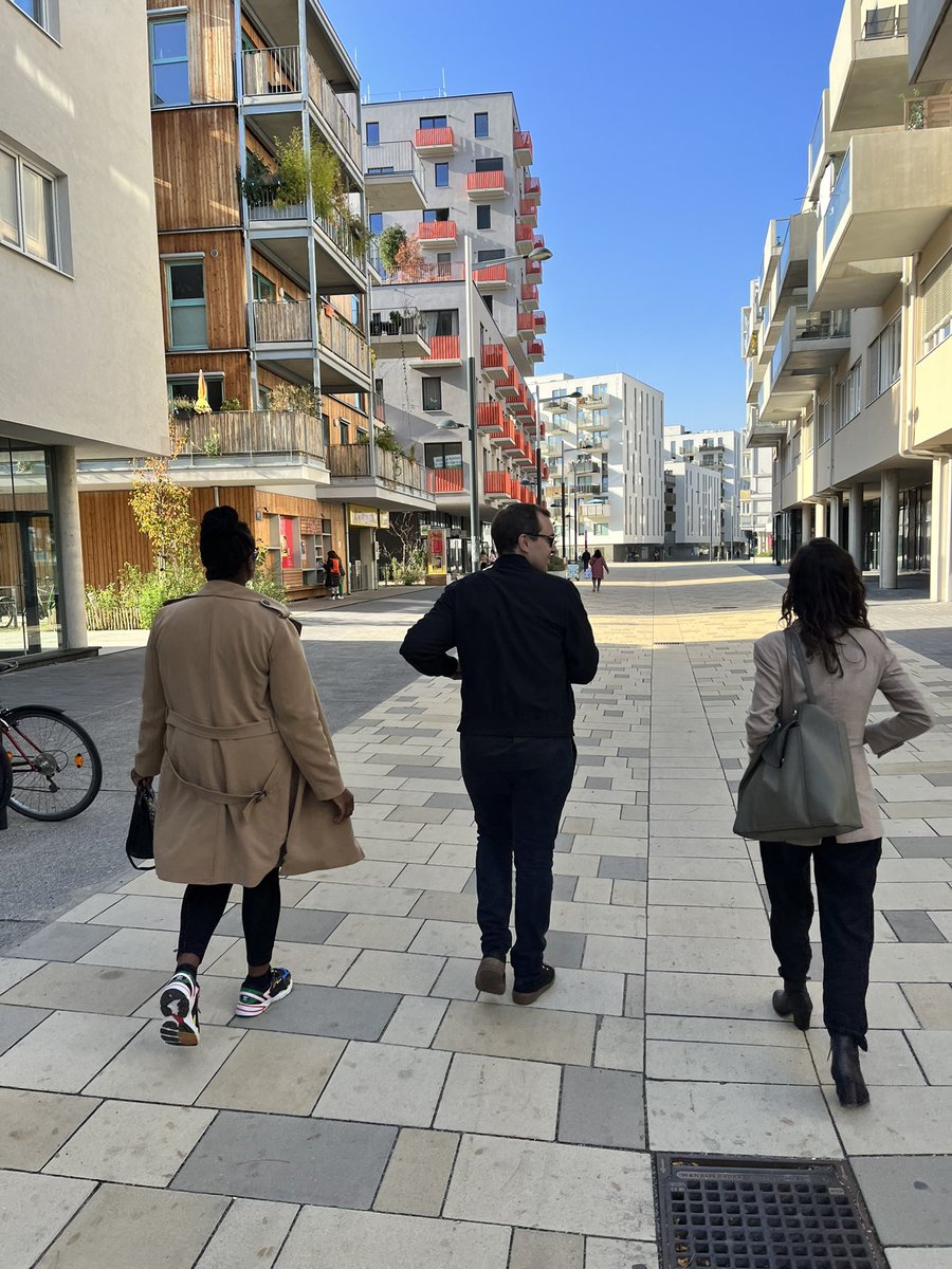 EmilyAssembly's tweet photo. Ground floor of this mixed income housing center in Vienna has needed businesses, like a center for residents with special needs and an elementary school. #wheninwein https://t.co/9aWPmIctKN