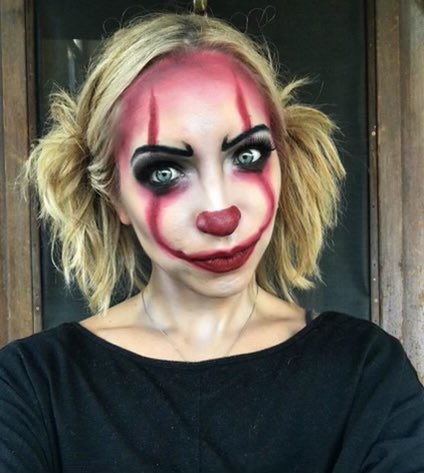 Did I hear <a href="/Electric_Vixens/">Electric Vixens⚡️CNFT | OG EV DROP COMING SOON</a> is hosting a spooky makeup challenge?! I prefer pretty makeup but now I don’t know which to choose! #SpookyEV 💀🔪