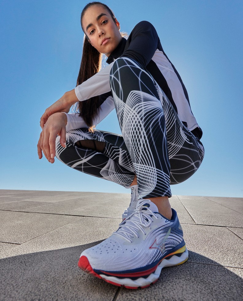 MizunoRunUSA's tweet photo. ↗Confidence loading
Take on your run with these powerful vibes with the Wave Sky 6! Experience an energy return and cushion like no other.
#tuesdayrunday #wavesky6 #wavesky #allrunnersallruns #runningshoes https://t.co/FJCWbEZh8t