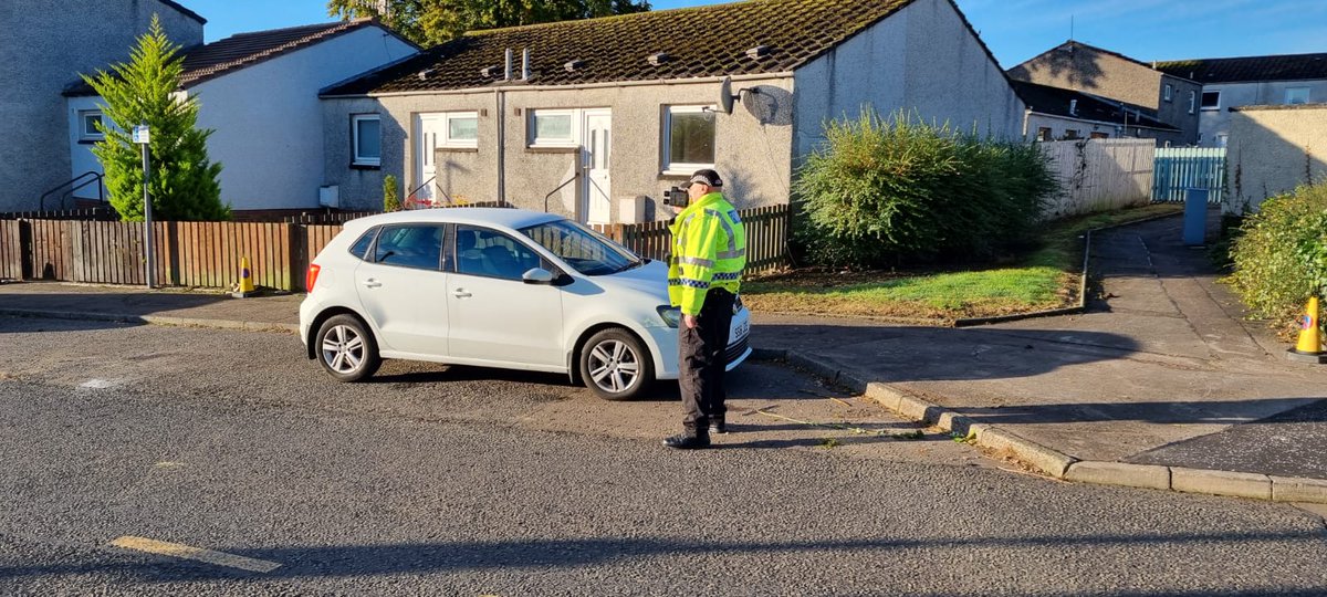 PSOSNorthEFife's tweet image. Speed deployment today at Blalowan Park/Maitland Drive Cupar in response to reports of motorists speeding during the ongoing roadworks and diversion.  Sad to report 15 warnings were given. Please remember these are residential streets.  #opparamount #keepingyourcommunitysafe