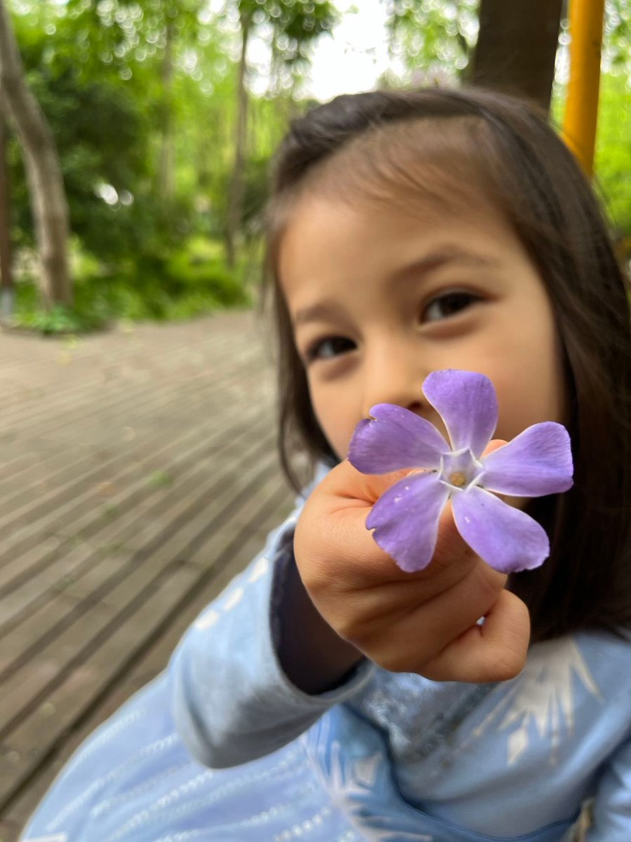One of the things that attracted me to Nanjing was the beautiful greenery. Feeling lucky to live in a fabulous city that I now get to share it with my daughter <a href="/DiscoverNanjing/">Discover Nanjing</a> #VividpathwayDynamicimpression