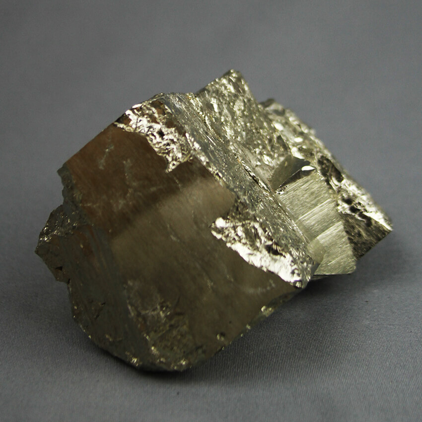 Fabulous pyrite cubes from Huanzala Mine in Peru. Buy our crystal specimen at: https://t.co/K0G3e14Zif

#Pyrite #Pyritecrystal #pyritecluster #pyritecrystalcluster #wheretobuypyrite #buypyrite #crystalshop #buypyriteonline #buycrystalsonline #cubes #pyritecubes https://t.co/0XrgAQalAi