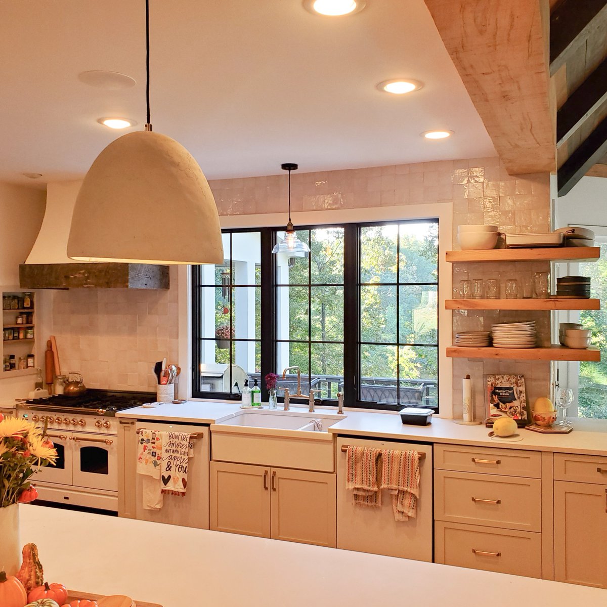 NGWindows's tweet photo. Infinity fiberglass windows 😍
Our Roswell, GA customer now has beautiful windows for a beautiful kitchen.
Contact us today to get your window project started!
#whataview #ngwindows #casementwindows #blackwindows #fiberglasswindows #replacementwindows #roswellga https://t.co/k55g8GAABY