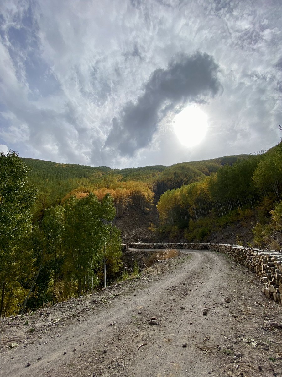 TEMA Kayseri Yönetim Ekibimizle Erciyes Titrek Kavak Ekoturizm Alanında doğa yürüyüşü gerçekleştirdik.Karbon ayak izimizi azaltmak için fidanımızı toprakla TEMA Kayseri Yönetim Ekibimizle Erciyes Titrek Kavak Ekoturizm Alanında doğa yürüyüşü gerçekleştirdik.