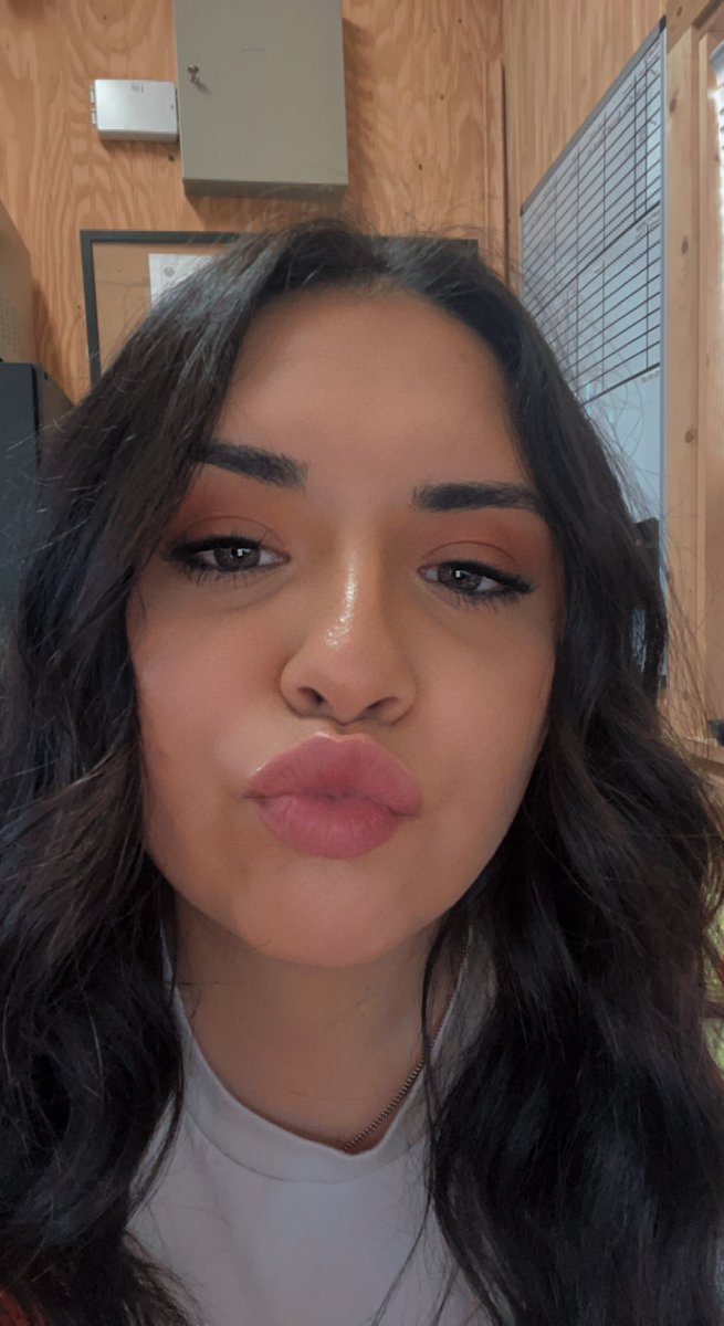 maddiepena09's tweet photo. 2 for turning 22 ❤️‍🔥 https://t.co/x5GrhcrL0p