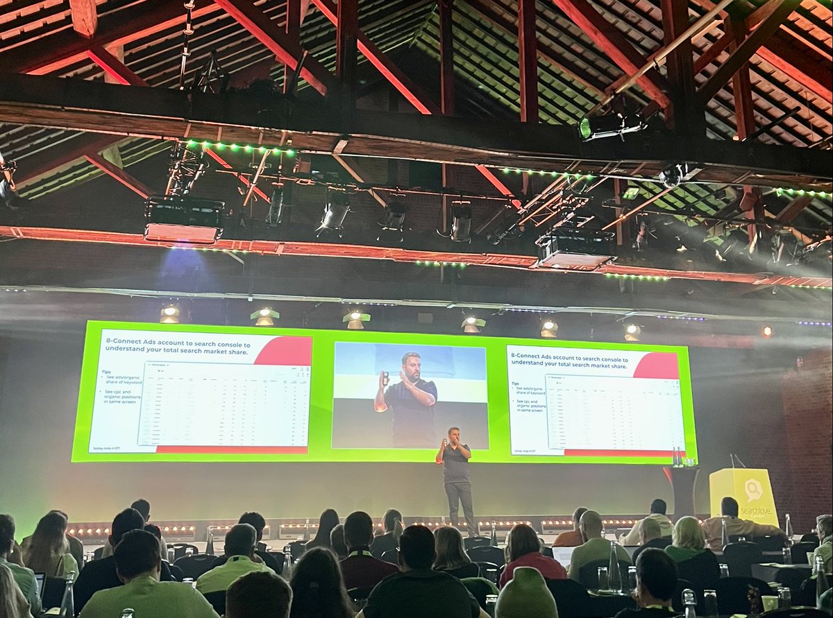 Mark Thomas tweet media