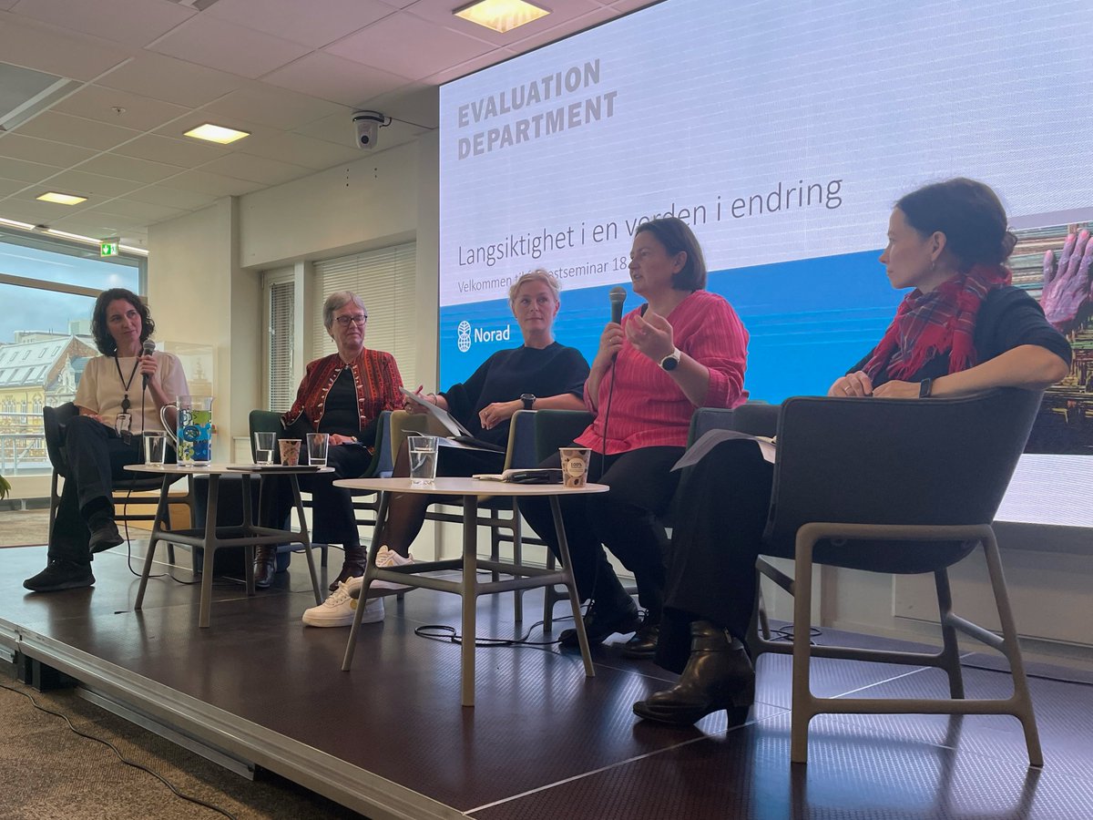 noradevaluering's tweet photo. Interessant panelsamtale i dag med @sunnivaengh, @henrietteKWesth, @SidselBleken, @ILindkvist og @anitaha om #langsiktighet i #norskbistand og viktigheten av å tenke langsiktig både i planlegging av og i #evaluering av bistand. @utenriksdep @noradno @norskfolkehjelp https://t.co/JSTcm7vjVq