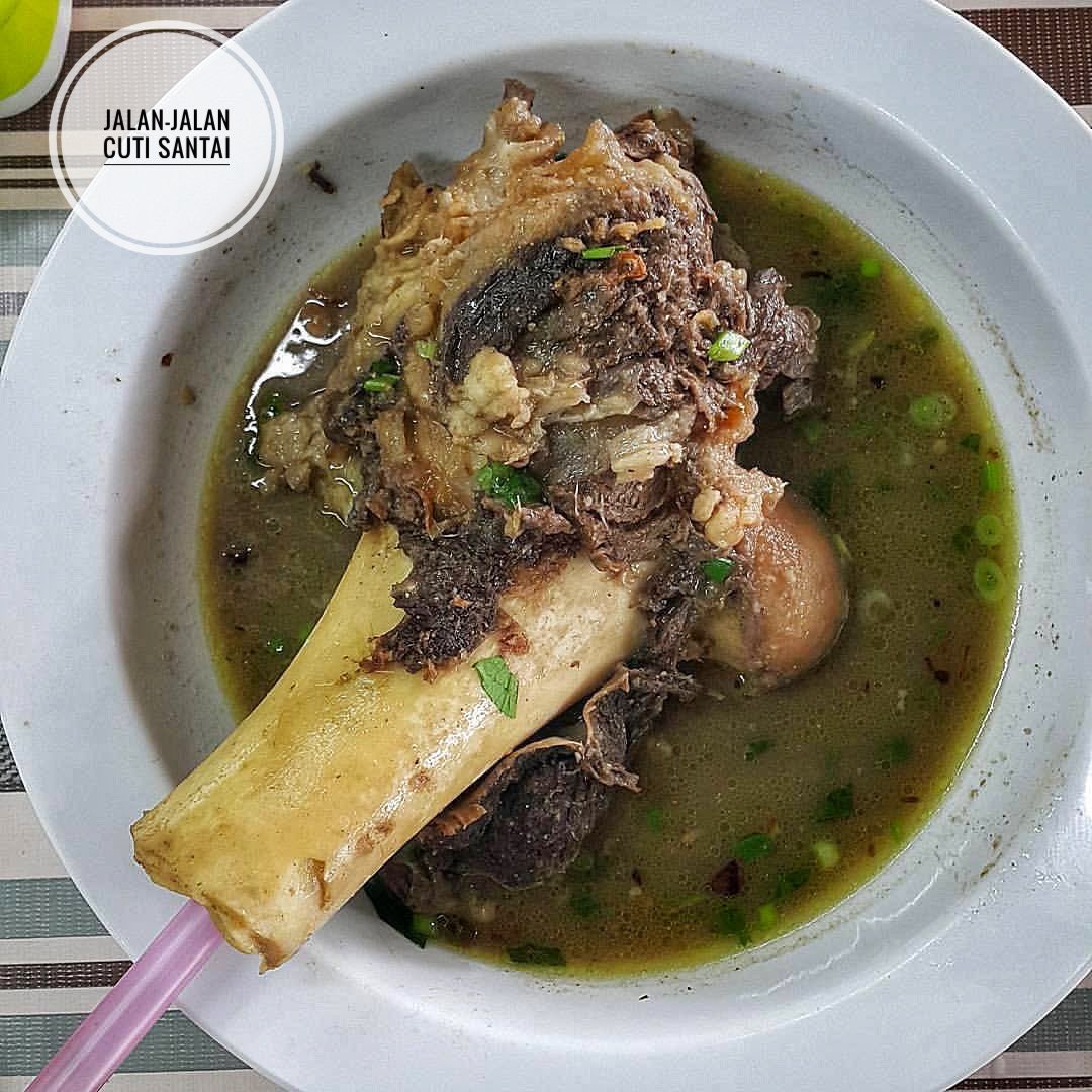 MalaysianFoods's tweet photo. 7 tempat makan sup Legend paling sedap dkt Kuala Lumpur!

Mesti ramai tak tahu kan dekat KL ni sebenarnya ada byk 'hidden gems' kedai makan sedap2 belaka.Semua Restoran ni mmg terkenal dengan sup daging, tulang, sup kambing, sup ekor!

Jom kita foodhunting tempat best! 

Thread! https://t.co/gKmbunCX33