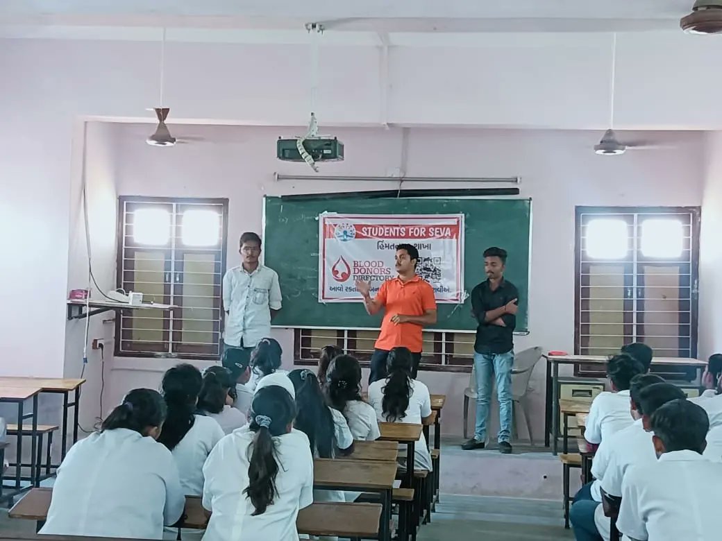 SFS_Gujarat's tweet photo. सेवार्थ विद्यार्थी गुजरात प्रांत की 
हिंमतनगर द्वारा  रक्तगट परीक्षण किया गया और रक्तदाता के लिए रजिस्ट्रेशन किया।
@ABVPSabarkantha https://t.co/6fnEFoSx8C