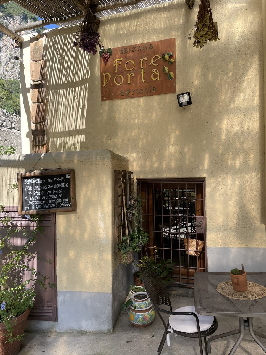 SidLawrenceRoma's tweet photo. Spent a wonderful morning with my extended Famiglia Italiana in Amalfi who run #AgricolaForePorta https://t.co/hxZIWyr8EV Just keep walking up the Valley of the Ferriere and you will receive the warmest of welcomes from Mamma Mena and delicious #slowfood #zerokm treats. 🇮🇹❤️ https://t.co/oi30T3EI9h