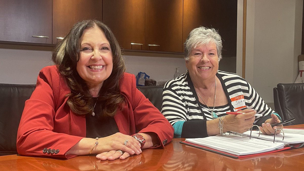 JuliaHannaOak's tweet photo. Inspired to work hard for your vote by volunteers like Joan. Drop by our campaign office at 700 Kerr St, Oakville to see Joan’s beautiful, warm smile &amp; learn more about my Julia Hanna Action Plan for #Oakville. https://t.co/YjGrRhgBj3 #MayorForAll #VoteJulia #OakvilleVotes https://t.co/Vei5Ddn3hJ