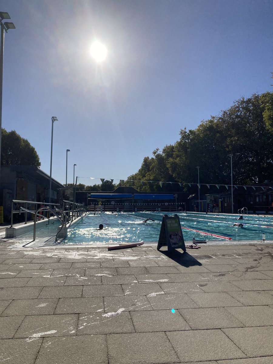 kennedy107's tweet photo. Thank you @LDNFieldsLido an oasis of peace, tranquility and a bleeding glorious day #swim #lido #outout #alanalan https://t.co/WNt2ugBfqN