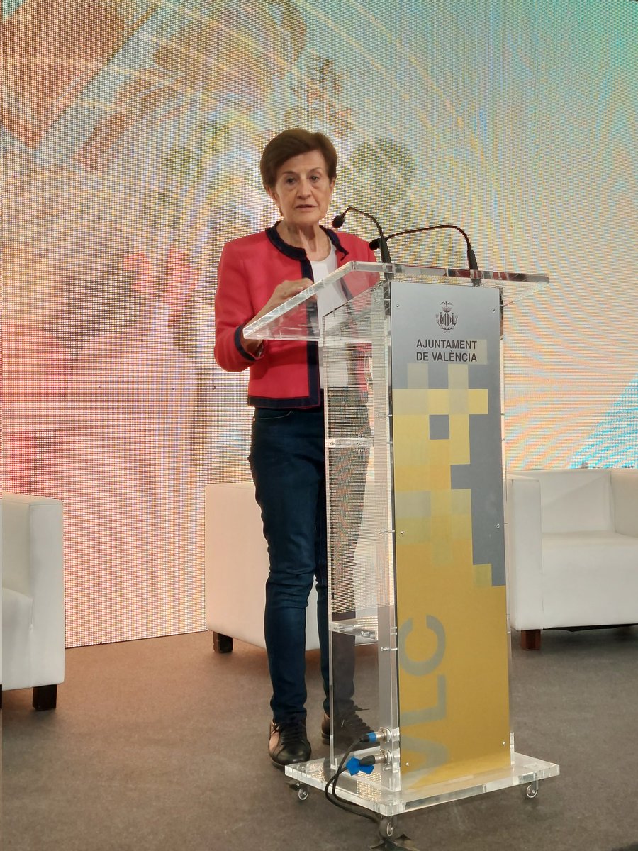 emilianoVLC's tweet photo. La importancia ética y moral de reeducarnos hacia sistemas alimentarios justos, sostenibles, sanos e inclusivos.
#hambrezero
#DiaMundialDeLaAlimentación https://t.co/JILxGBxHE0