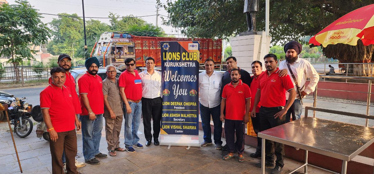 Maayank_Sharma's tweet photo. CSR activity of Vera Foods in association with #LionsClub - Free Bread Distribution to the needy at Brahma Sarovar, #Kurukshetra
#bakesbear #bakedgoods #ambala #freshmorning #perfectbreakfast #bestbread #haryana #punjab #delicious #thebearishere #food #leadership #people https://t.co/wcq4n1ecHA