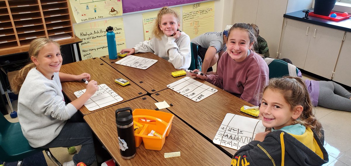 MrsLawleyDater's tweet photo. When 5A goes to the book fair, 5L math Ss have a few extra minutes of math. How do we use that time??? We gain math fact fluency without fear!!! SNAKE and Multiplication Boxes are a TON OF FUN! #EnhancingtheRamseyExperience #FluencyWithoutFear #Gamification https://t.co/6S01f7PGqh