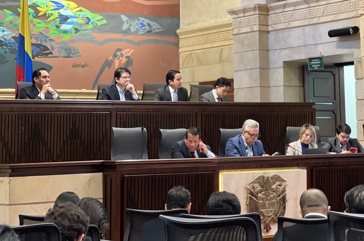 Iniciamos audiencia pública para escuchar a empleados, emprendedores y empresarios sobre sus preocupaciones por la reforma tributaria del presidente <a href="/petrogustavo/">Gustavo Petro</a> que ni es social, ni es equitativa y afectará a miles de colombianos. 

Transmisión en vivo: bit.ly/3yQIPIm
