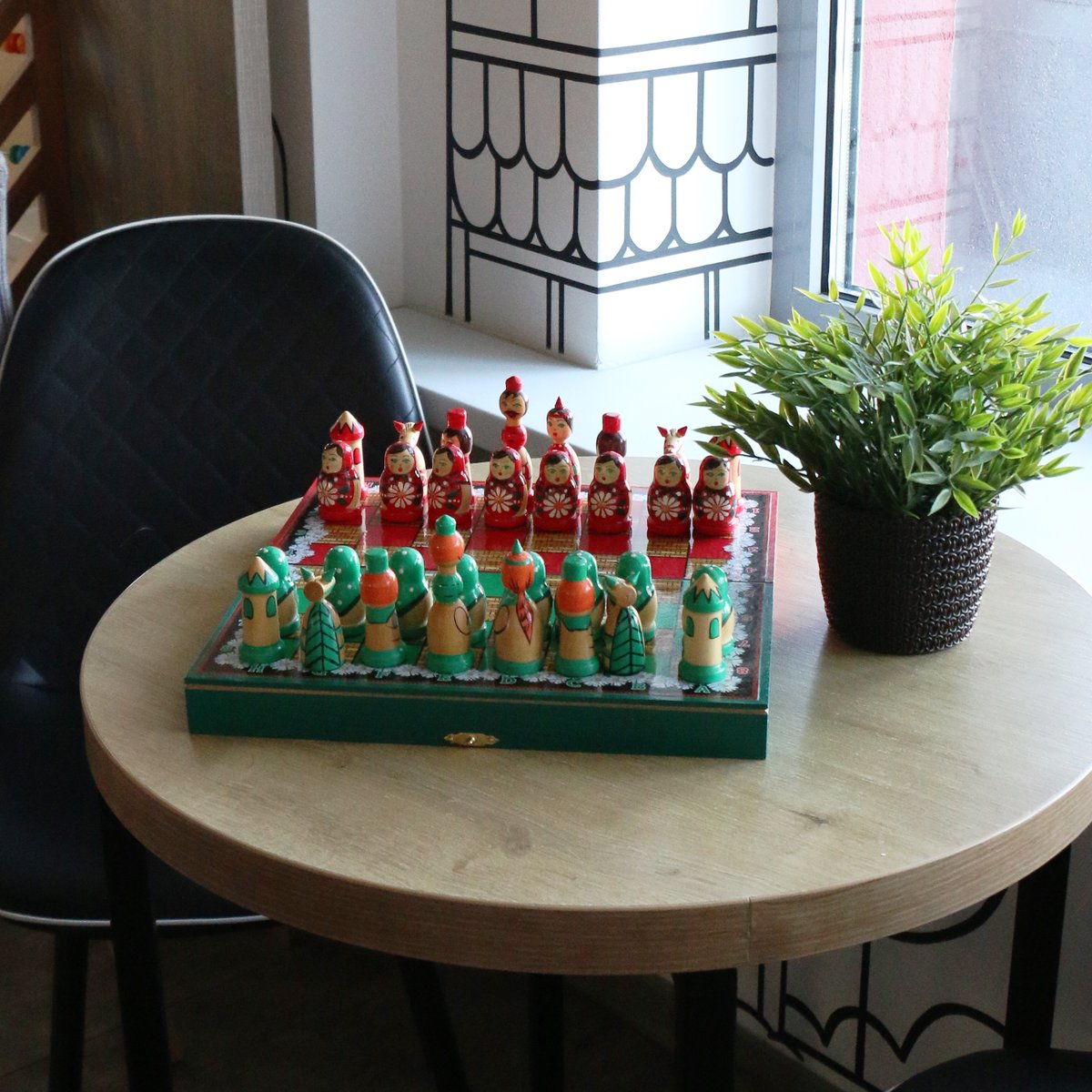 AEVVVHOME's tweet photo. Chess Set Board Game Russian Dolls Set - Matryoshka Nesting Doll Chess Pieces Wood Decor
🛒
on Amazon: https://t.co/8el4b4gt5U
on our website: https://t.co/Ah8bw7EuTT https://t.co/cnvyAb03x8