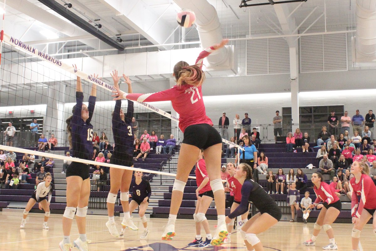 Long time no see Twitter! Fall athletics content including football and volleyball have been continued on my Instagram. Some incredible shots and more creative content has been posted there and I wouldn't want you to miss it! Give it a follow! instagram.com/_tjb22pics_/