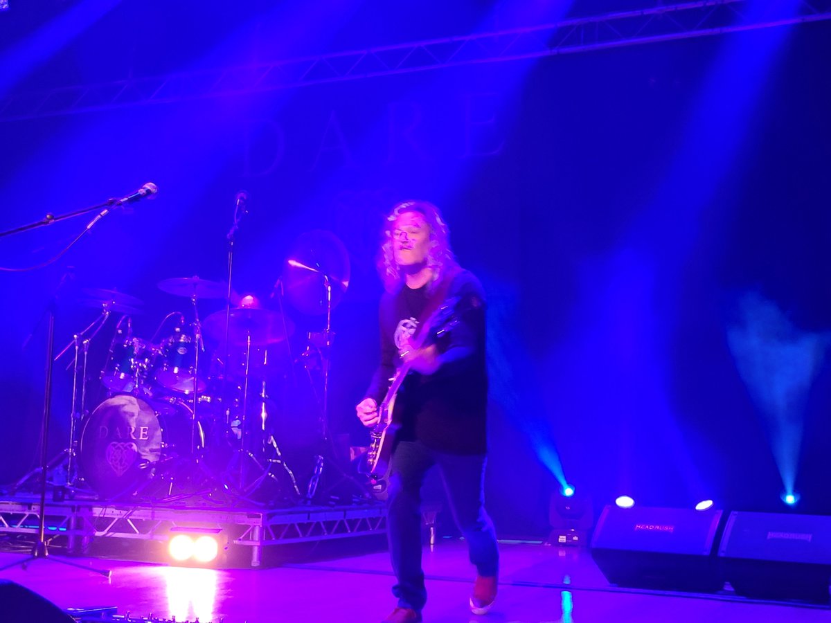 warfarinda's tweet photo. ,,13/10/2022 @daretheband #Live @TheApexVenue ,,.#RoadToEdenUK2022Tour ,,Quality #AOR Music ,Played @ It's Finest,, Nailed It Big Time With Awesome Effect  !! #DARE #BornInTheStorm #RoadToEden #BritRock #Abandon #OutOfTheSilence https://t.co/BU6QLbJAzQ