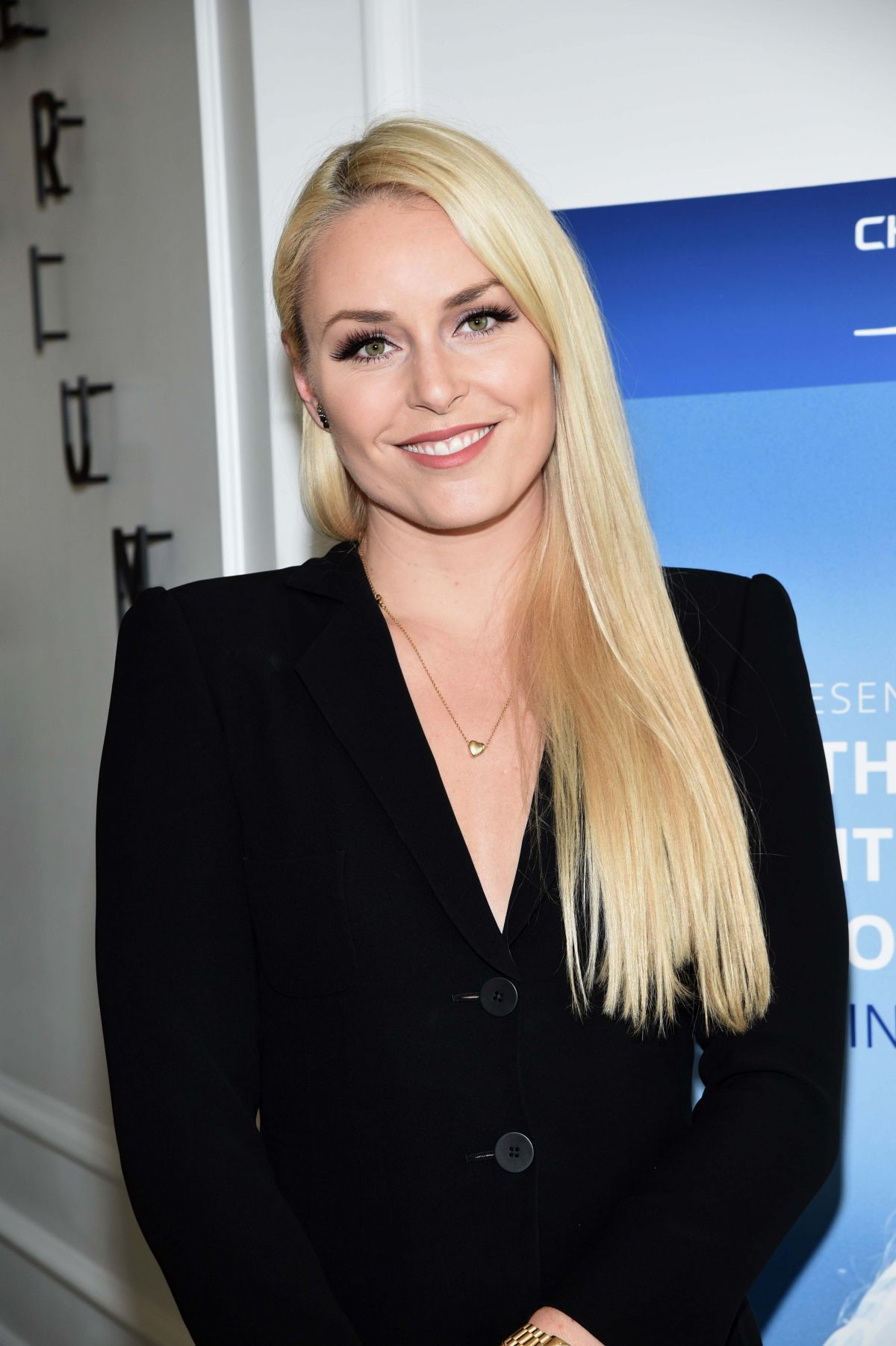 Happy Birthday to the Olympic skier Lindsey Vonn. 