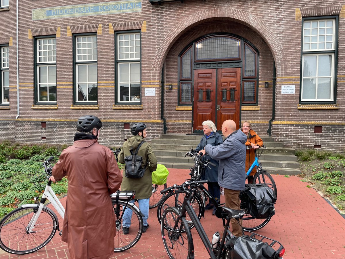 RT RondeelDeventer: Zaterdag was de eerste fietsroute langs de inzendingen voor de Deventer Architectuur- en Publieksprijs 2022. In sommige gevallen mocht er zelfs even binnen gekeken worden... Ook mee op de DAP- fietstocht op 22-10? Reserveer nu: …