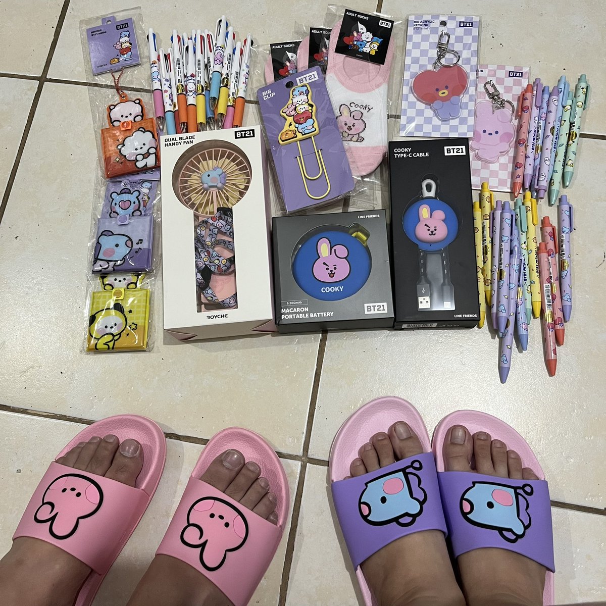 dwaekkisbae's tweet photo. TYSM @helloeuphoriaph for these BT21 goodies! Di na kami mauubusan ng ballpen 🤣 #helloeuphoria_feedbacks https://t.co/VQ5N6iDWNL