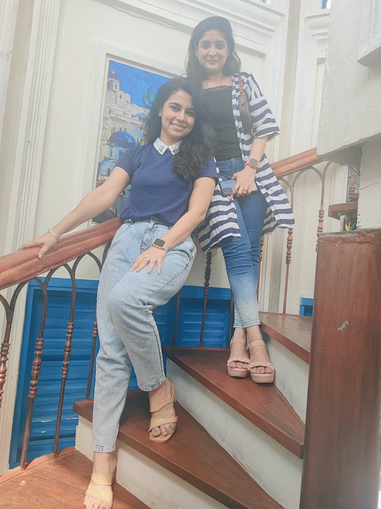 BorarKotak's tweet photo. A beautiful day begins with a beautiful mindset 🌸

#breakfastdates #withmygirls #messyhair #friendshipgoals #MoveBeyond https://t.co/5UDcj0qoYr