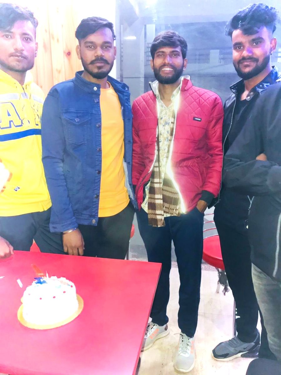 _vi_kas_01's tweet photo. भाई रूपेश पांडेय जी को जन्मदिन हार्दिक शुभकामनाएँ एवं बधाई|💐
आप दिन दूनी रात चौगुनी तरक्की करें। 
ईश्वर आपको दीर्घायु और स्वस्थ बनाए रखें यही प्रार्थना करता हूं ।
@rupesh_pandit20 https://t.co/zqXDpOIBBA